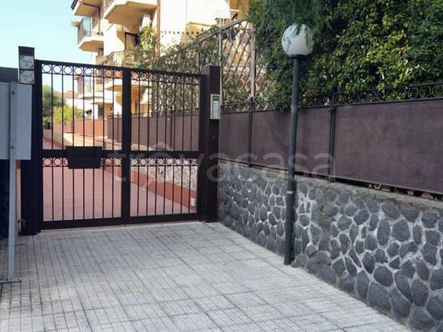 Quadrilocale in vendita a Tremestieri Etneo via Pietra dell'Ova, 398