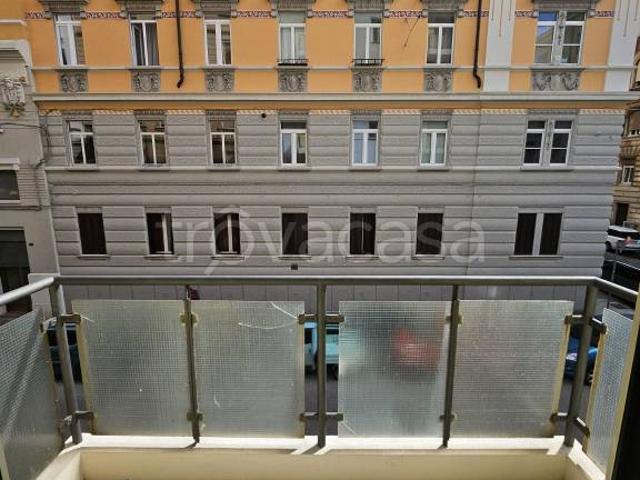Quadrilocale in vendita a Trieste via Pio Riego Gambini, 34, Largo Barriera Ospedale Maggiore