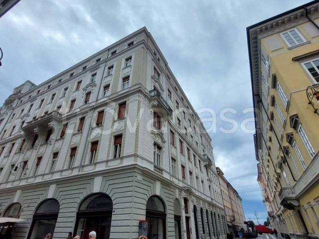 Quadrilocale in vendita a Trieste via San Nicolò, 7, Borgo Teresiano