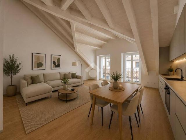 Quadrilocale in vendita a Trieste via Valdirivo, 9, Borgo Teresiano