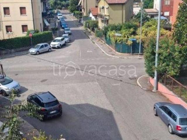 Quadrilocale in vendita a Verona via Spina, 14, Borgo Roma
