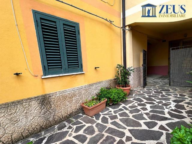 Quadrilocale in vendita ad Agnana Calabra piazza San Basilio