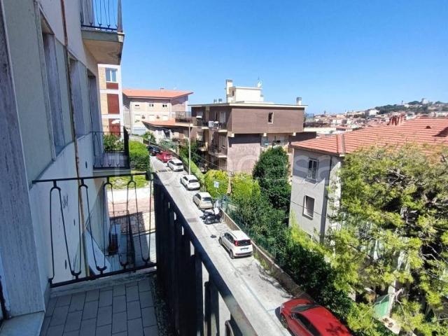 Quadrilocale in vendita ad Ancona via Rovereto, 33, Borgo Rodi