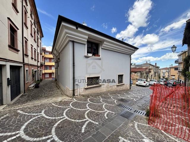 Quadrilocale in vendita ad Ariano Irpino via Umberto I, 71