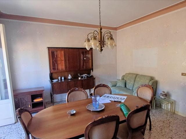 Quadrilocale in vendita, Chiusi scalo