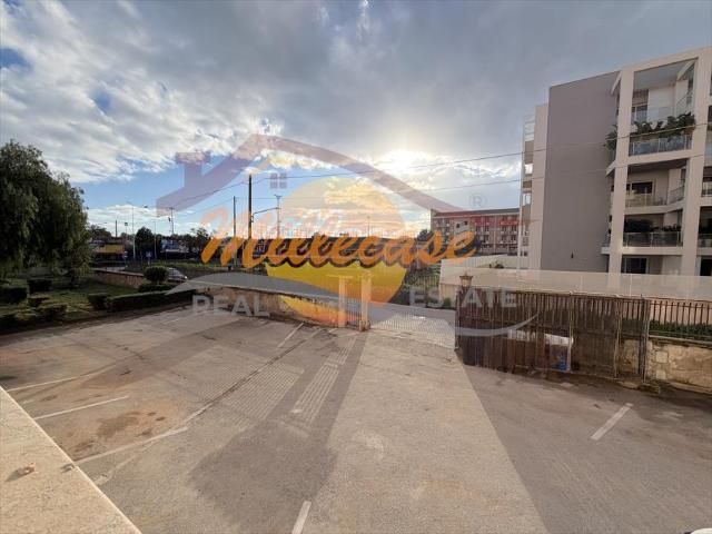 Quadrilocale in vendita in via gozzo, Siracusa