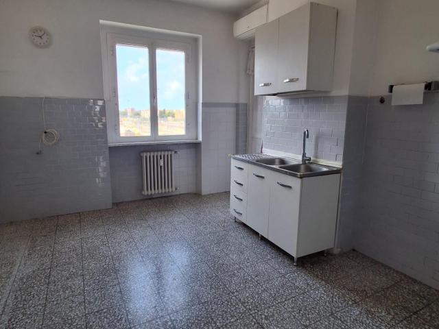 Quadrilocale in vendita, Livorno porta a terra