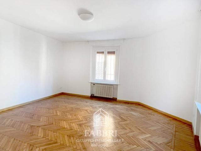 Quadrilocale ottimo stato, piano rialzato, Centro Storico, Ferrara