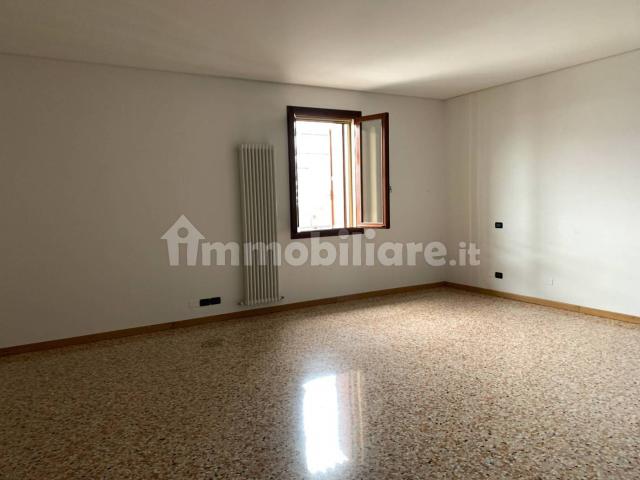 Quadrilocale ottimo stato, primo piano, Centro, Longare