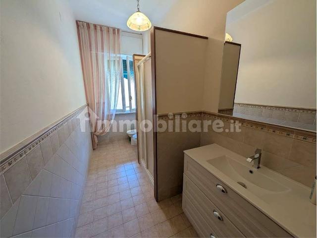 Quadrilocale ottimo stato, secondo piano, Lerici Paese, Lerici