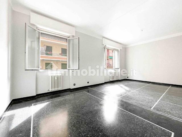 Quadrilocale salita di San Barnaba 24C, Castelletto, Genova