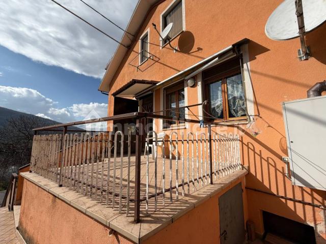 Quadrilocale Strada Provinciale Fiastra Bolognola 11, Fiastra