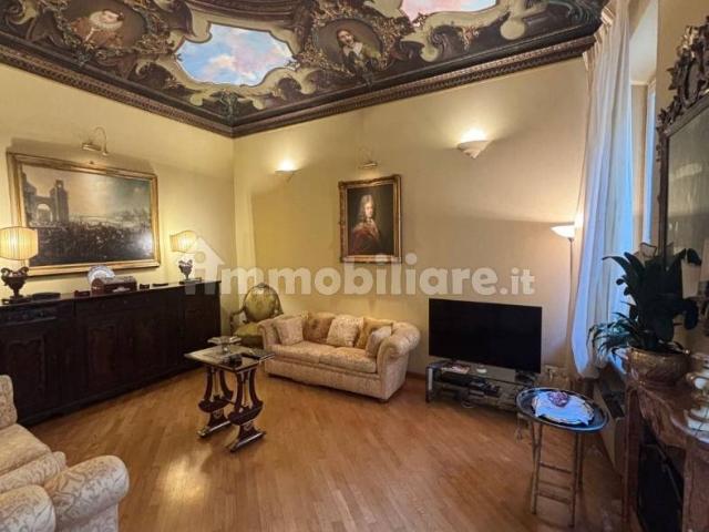 Quadrilocale Strada 22 Luglio 38, Centro Storico, Parma
