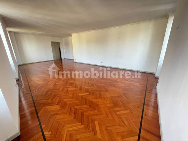 Quadrilocale Passaggio Roberto Bruni, Centro, Bergamo