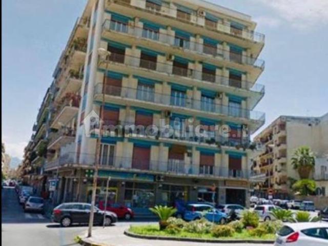 Quadrilocale piazza Europa 9, Centro, Milazzo