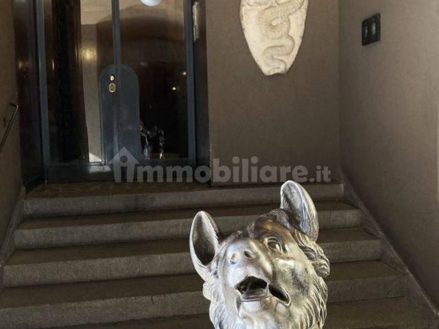 Quadrilocale piazza Sant'Ambrogio 16, Sant'Ambrogio, Milano
