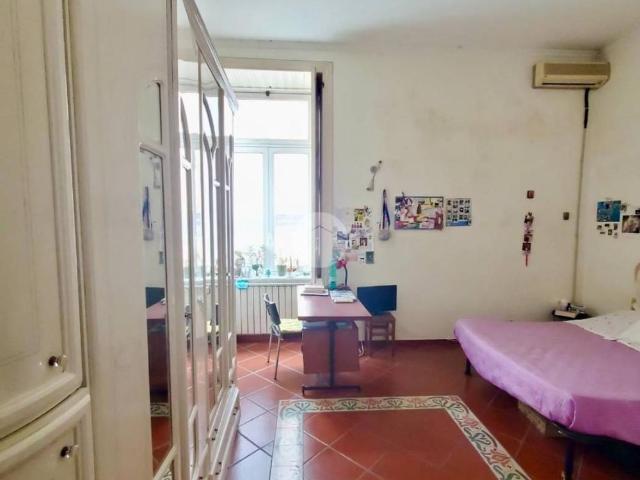 Quadrilocale piazzetta Sedil Capuano 243, Tribunali, Napoli