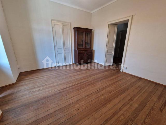 Quadrilocale via Martiri della Libertà, Osasco