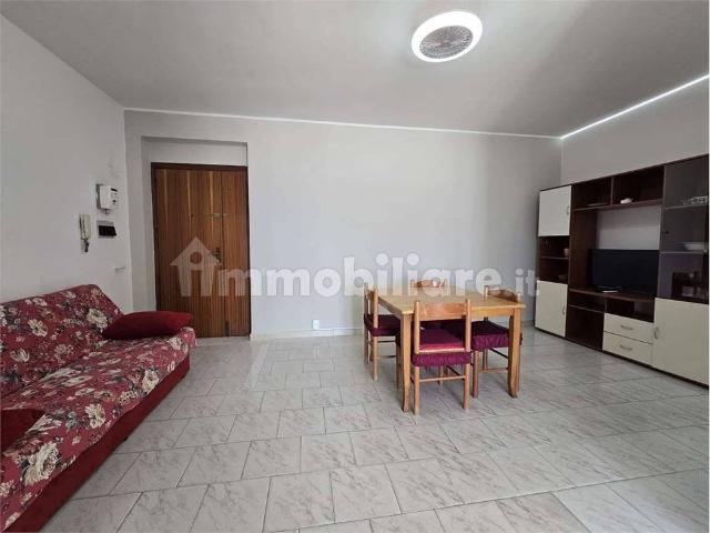 Quadrilocale via martiri di cefalonia, 5, Catanzaro Lido, Catanzaro