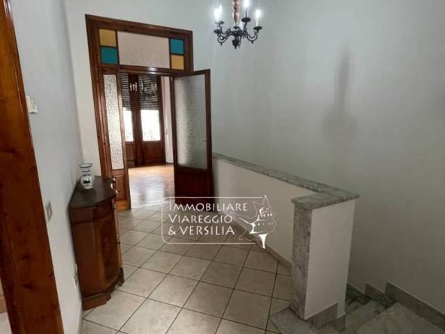 Quadrilocale via Mazzini 280, Centro, Viareggio