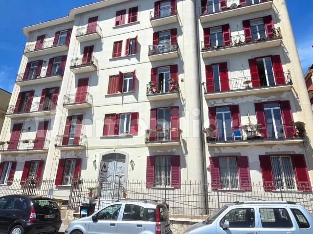 Quadrilocale via Napoli 187, Lungomare, Pozzuoli