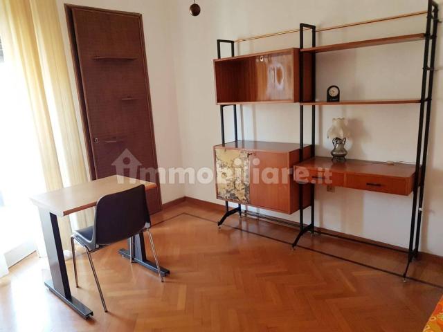 Quadrilocale via Oropa 102, Vanchiglietta, Torino