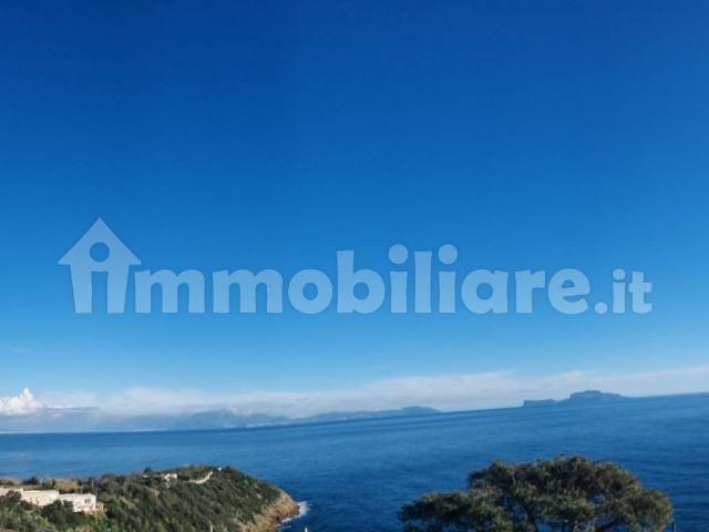 Quadrilocale via Alcide De Gasperi 33, Procida
