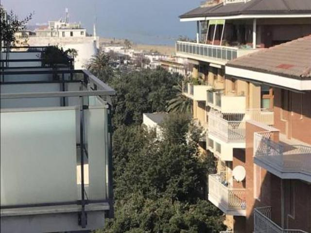 Quadrilocale via Alessandro Tassoni 46, Piazza Salotto Corso Umberto, Pescara