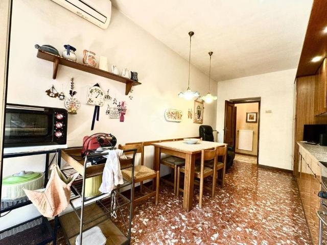 Quadrilocale via Altomonte 7, Anagnina, Roma