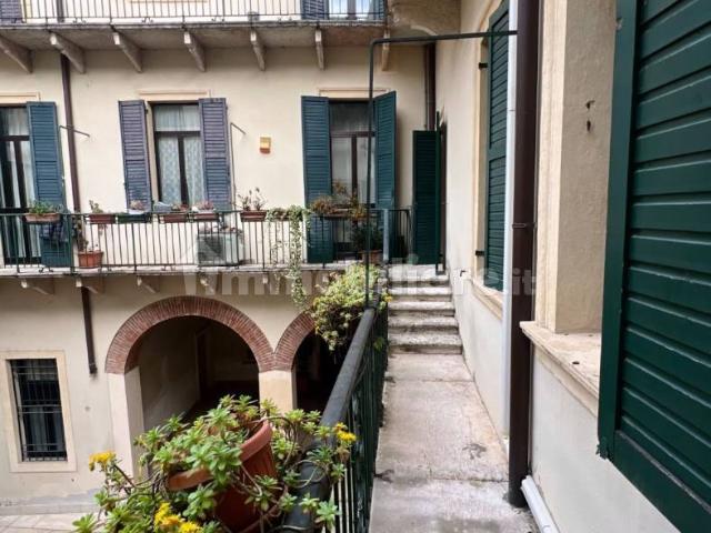 Quadrilocale via Antonio Cantore 5, Centro Storico, Verona