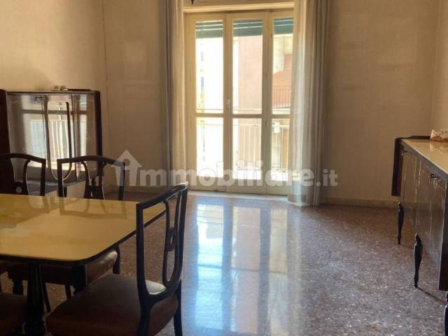 Quadrilocale via Ardizzone Gioeni 36, Gioeni, Catania