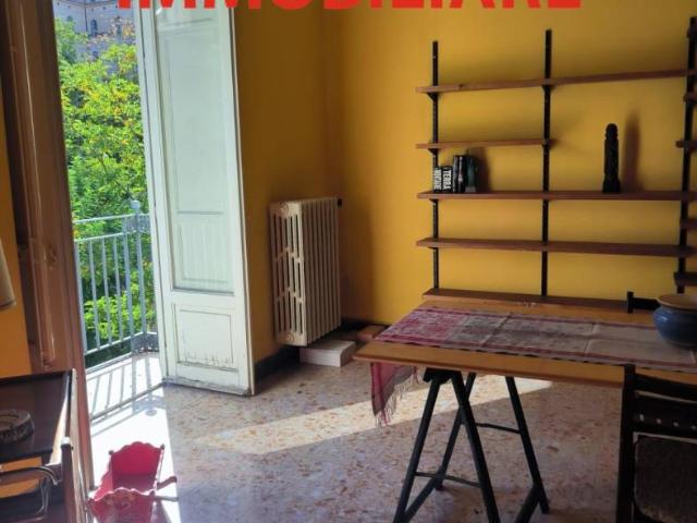Quadrilocale via Camillo Benso di Cavour 29, Centro, Caltanissetta