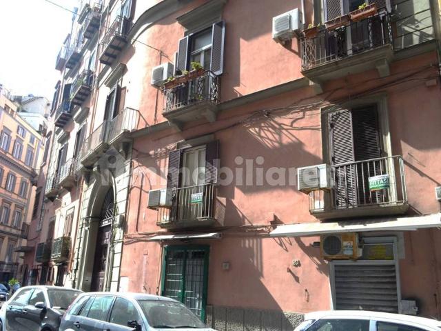 Quadrilocale via Chiatamone 19, Santa Lucia, Napoli