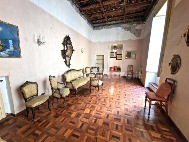 Quadrilocale via Chiaia, 209, Monte di Dio, Napoli