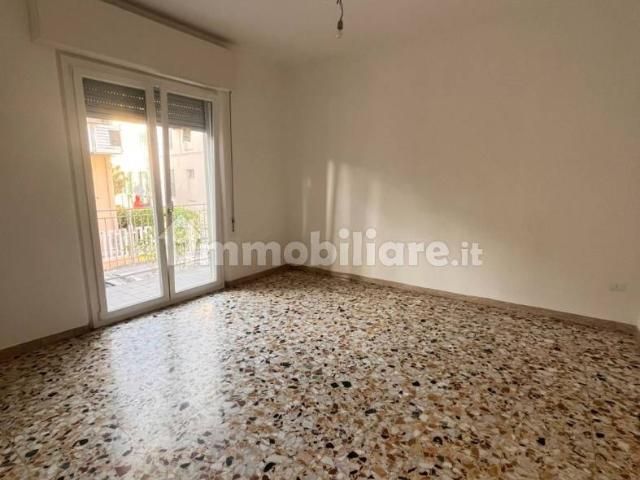 Quadrilocale via Ciro Menotti 140, Pantano, Pesaro
