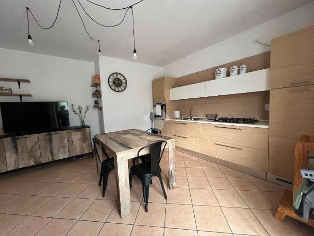 Quadrilocale via circonvallazione 41, Centro, Envie