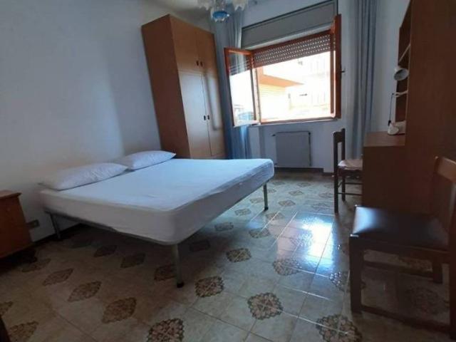 Quadrilocale via Crotone Vico 1, Catanzaro Lido, Catanzaro