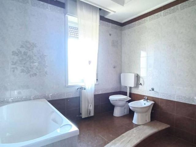 Quadrilocale via Due Fontane 53, Centro, Caltanissetta