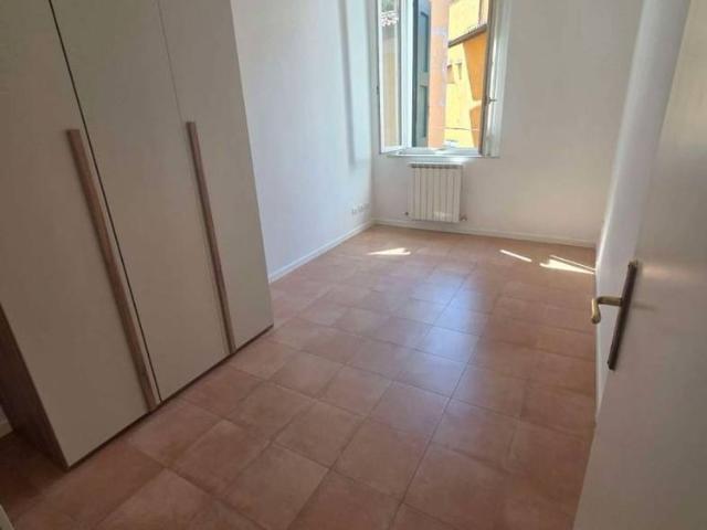 Quadrilocale via de' Castagnoli 4, Centro Storico, Bologna