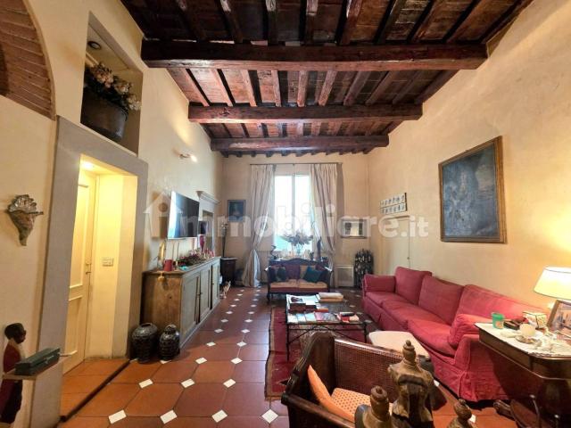 Quadrilocale via dei Federighi, Piazza della Repubblica, Firenze