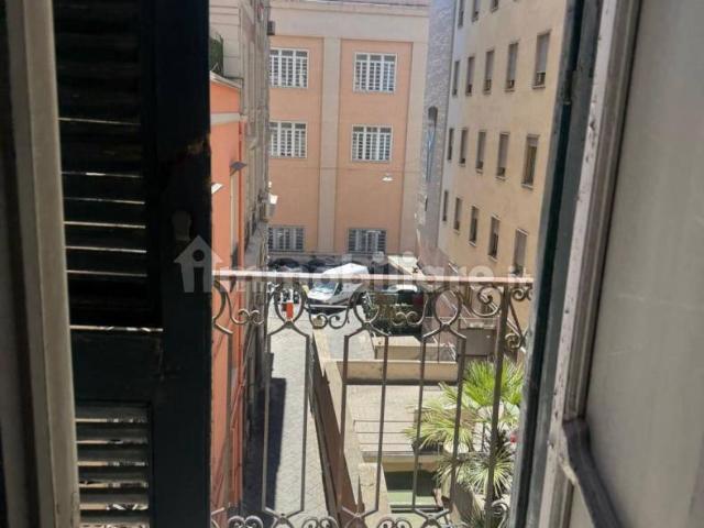 Quadrilocale via dei Mille, Chiaia, Napoli