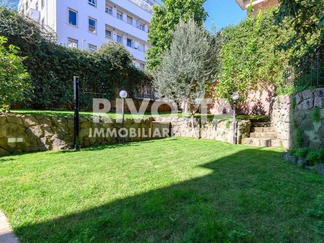 Quadrilocale via dei Monti Parioli, Parioli, Roma