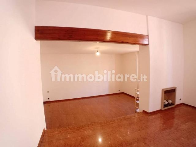 Quadrilocale via del Monte 10, Centro Storico, Bologna