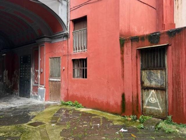 Quadrilocale via della Grotta Vecchia, Fuorigrotta, Napoli