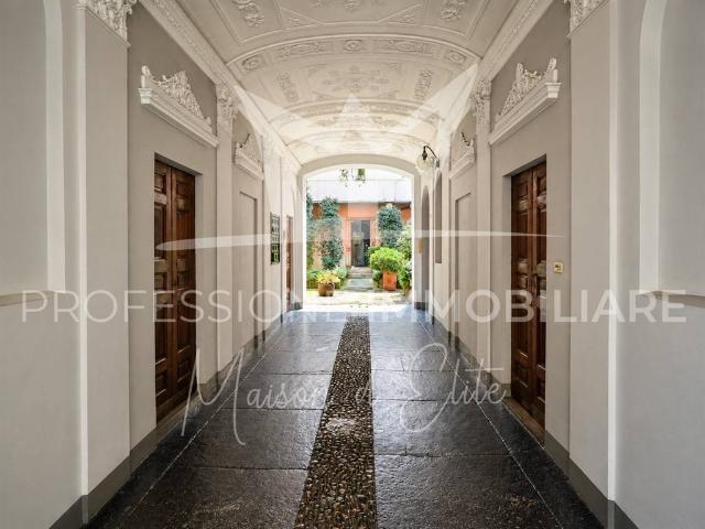 Quadrilocale via della Rocca 32, Via della Rocca, Torino