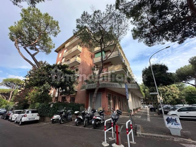 Quadrilocale via dell'Accademia Albertina 30, Ardeatino Montagnola, Roma