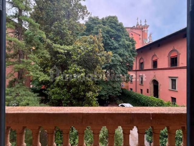 Quadrilocale via delle Donzelle, Centro Storico, Bologna