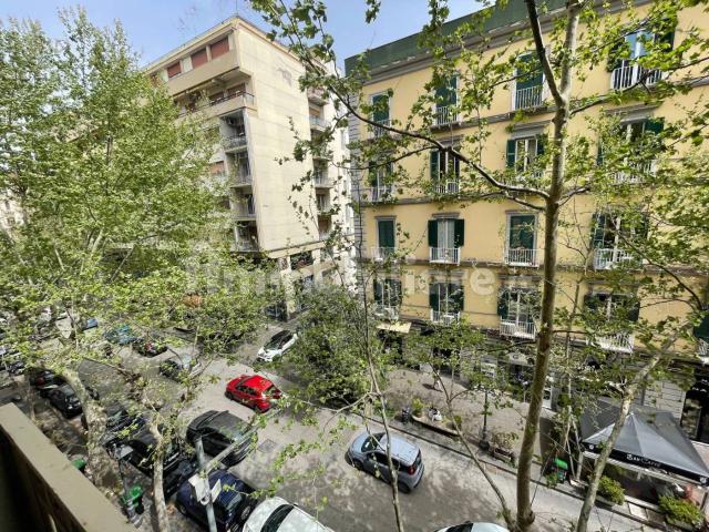 Quadrilocale via Domenico Cimarosa 84, Vomero, Napoli