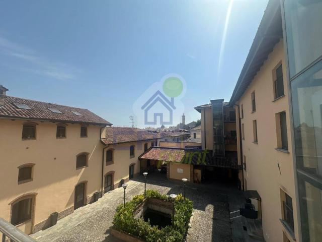 Quadrilocale via emilio azzi, Centro, San Colombano al Lambro