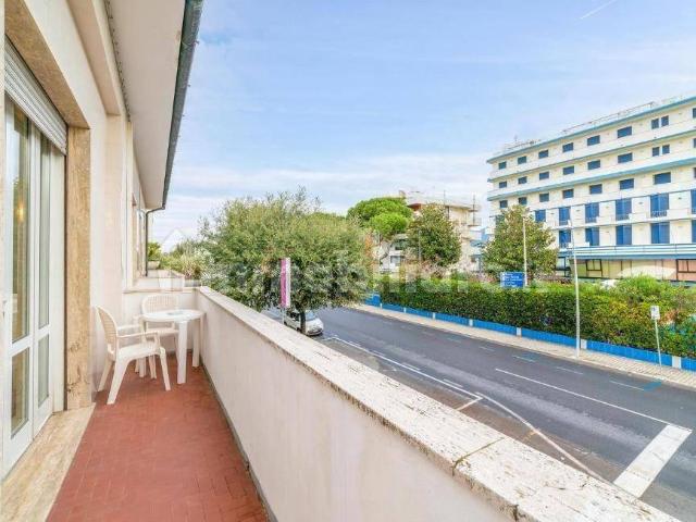 Quadrilocale via Francesco Gasparini, 7, Lido di Camaiore, Camaiore
